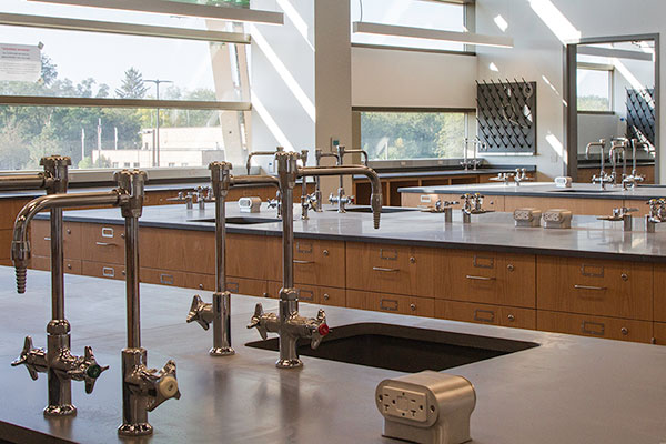 Image of CLC's chemistry lab