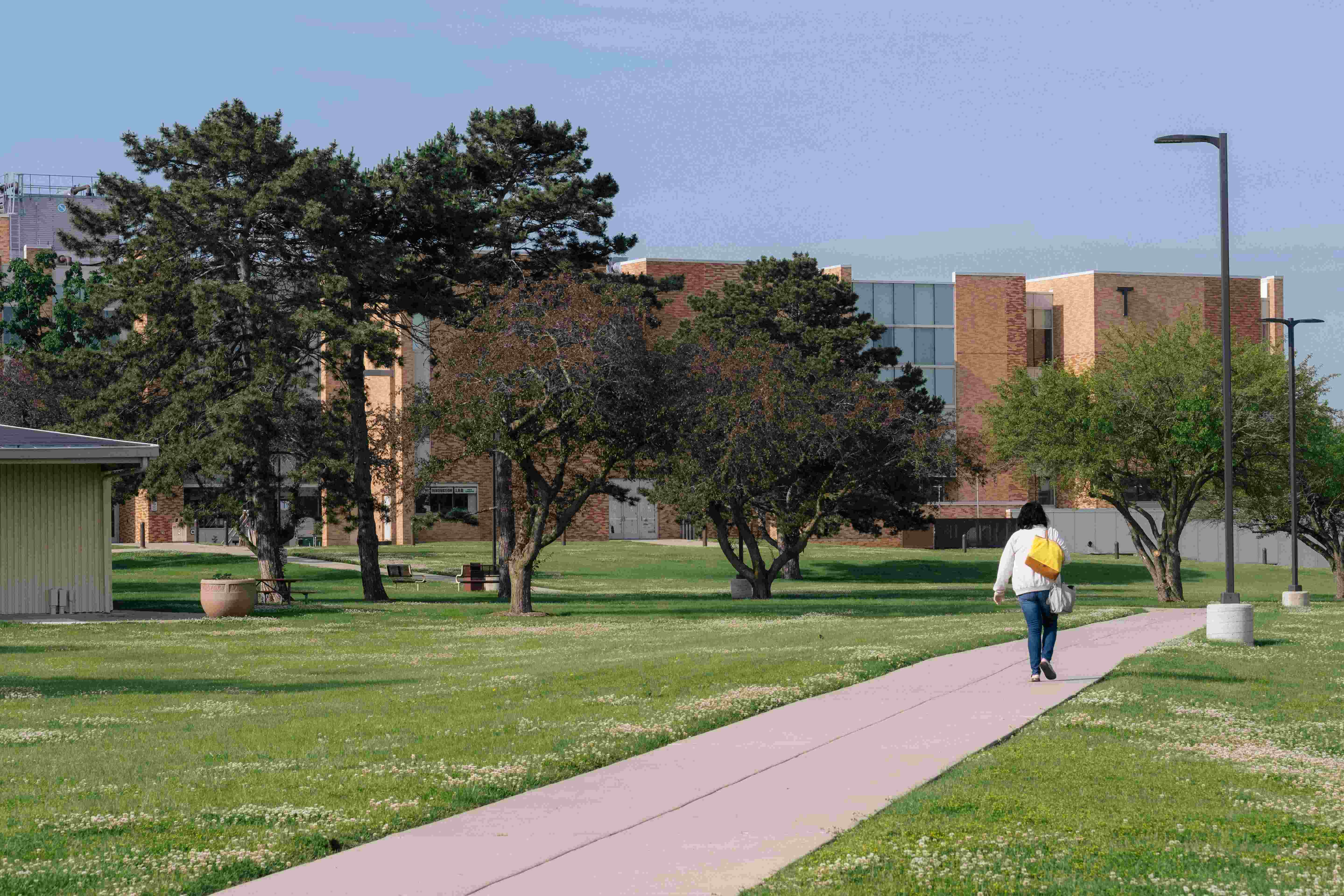 Photo of the exterior of the Grayslake Campus